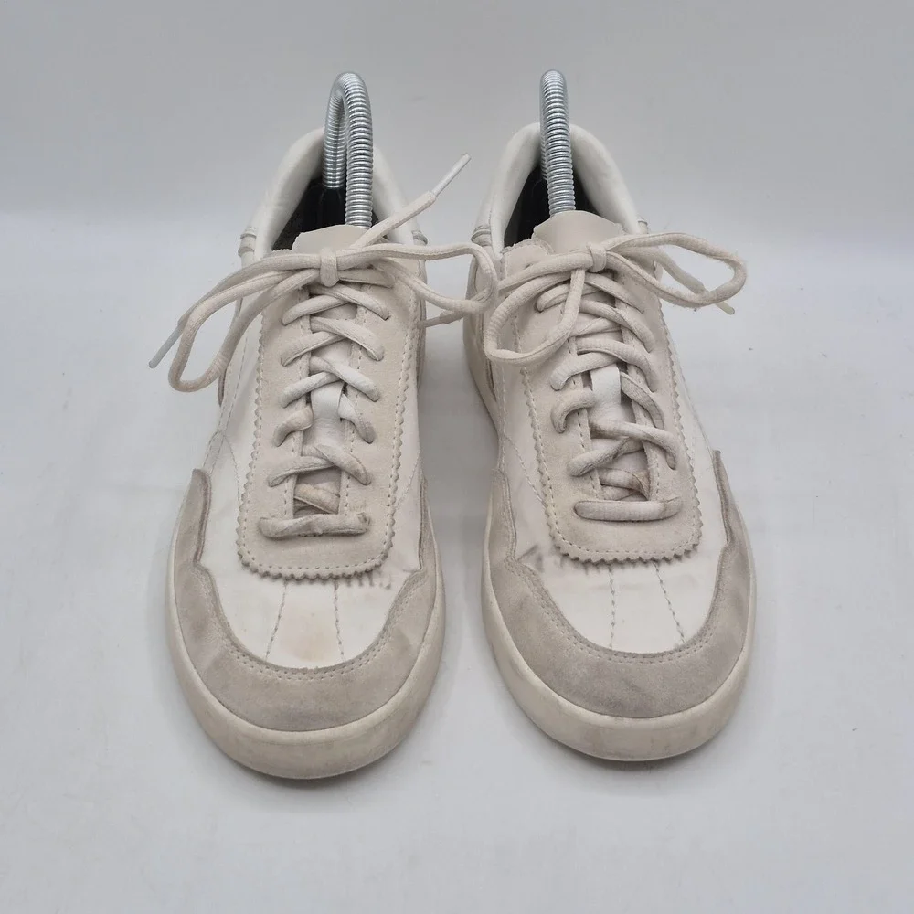 Steve Madden brand steve
